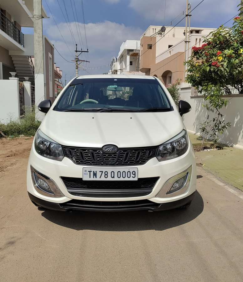 Mahindra Marazzo M2
